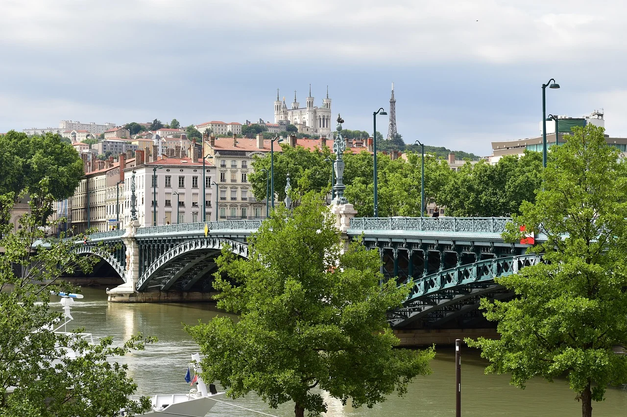 Émerveillement à Pérouges et autres joyaux cachés autour de Lyon